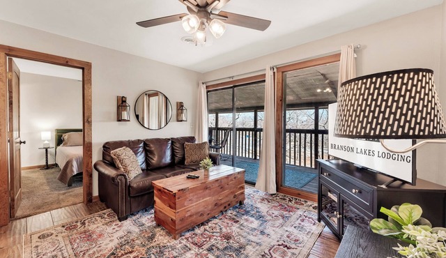 Gorgeous Branson Condo, VIEWS, Hike and Fish on Property, Private Lake, 2 Pools!