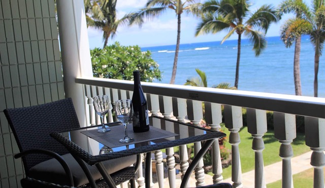 Gorgeous Oceanfront Studio at Lahaina Shores Beach Resort