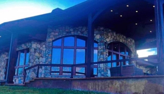 Grand Lake @ Stony Point Gated Resort - The Lodge, Lakehouse and 4 Cabins
