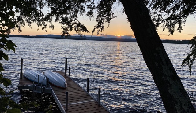 Great Pond Sunsets - A Classic Camp: Pet Friendly, Kayaks, Dock