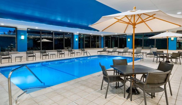 Hampton Inn Hartford Airport