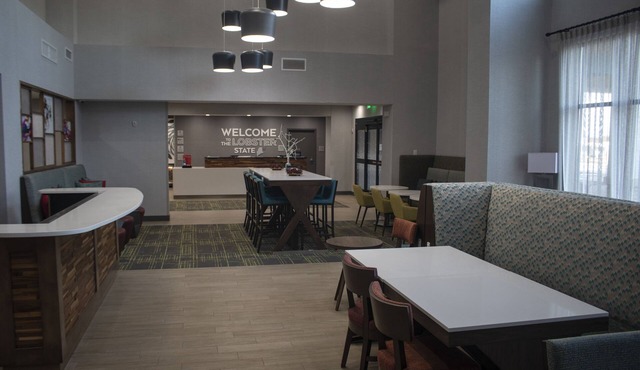 Hampton Inn & Suites Portland West
