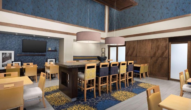 Hampton Inn Syracuse Clay