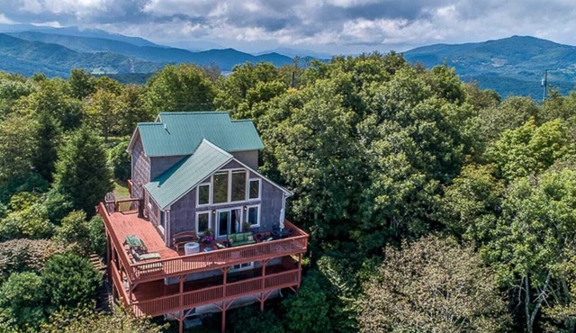 High Country Escape with Views in Seven Devils