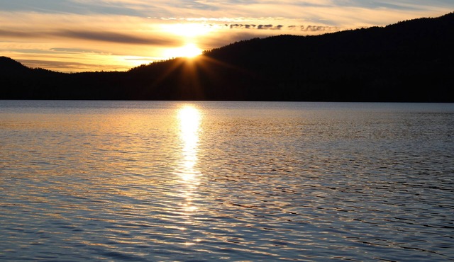 Highly recommended lake side cabin. Welcome to Majestic Pines on Schroon Lake.