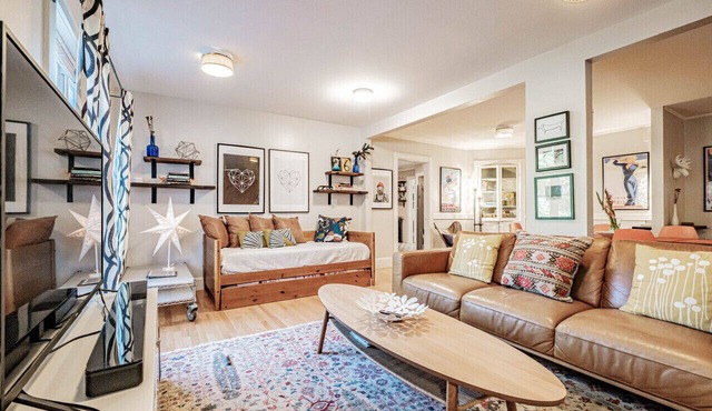 Hip & Luxurious Garden Retreat for Families, Foodies & Adventurers