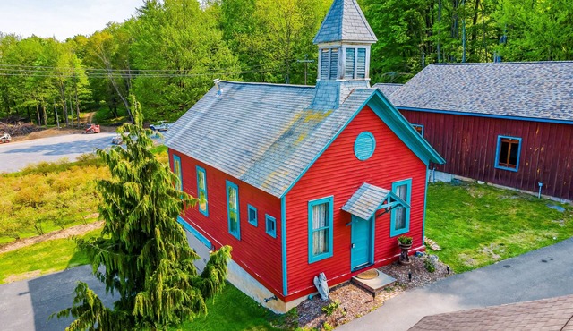 Historic dog-friendly retreat plus access to hot tub, game room, & gym