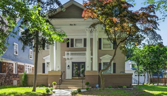 Historic East Ave Studio~Cozy~Walkable~Central3