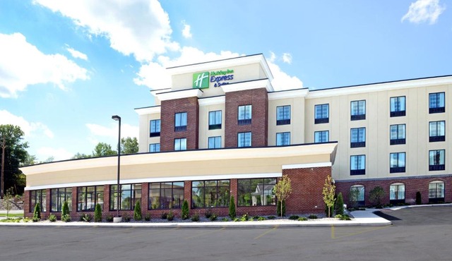 Holiday Inn Express & Suites Geneva Finger Lakes by IHG