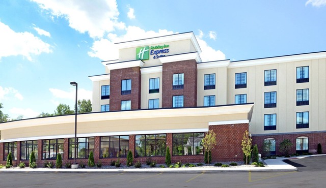 Holiday Inn Express & Suites Geneva Finger Lakes by IHG