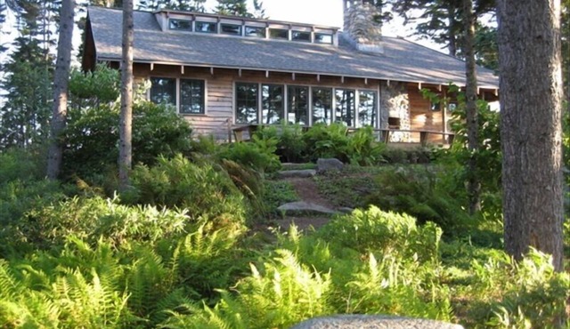 Idyllic Oceanfront Family Compound