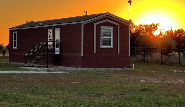 Impeccably Clean 2 Bed/ 2 Bath Country Home