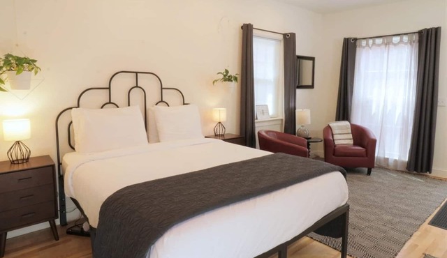 Inn at Park Spring 6 - Private entrance - Parking