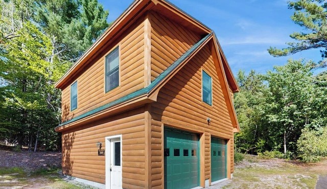 Inviting garage apartment with everything you need and easy access to Mt. Abram