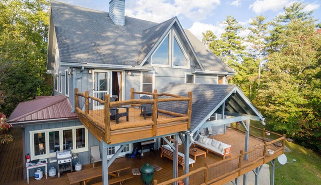 Jewel of the Woods - Magnificent Views from an Incredible Lodge!