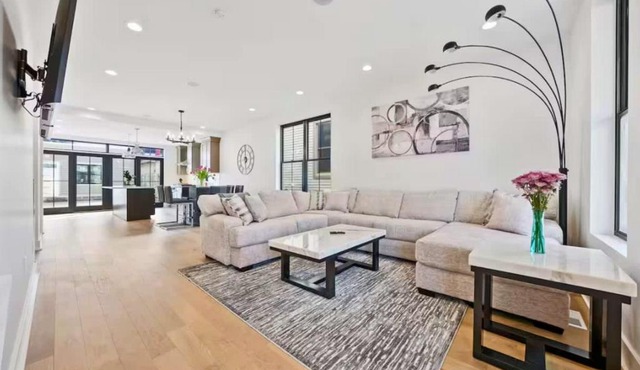 Jungle House Premier Residences - Downtown Columbus & Short North