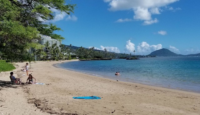 Kahala Valley 2Bed Cottage, Sleeps 6, Quiet backyard w/peekaboo views