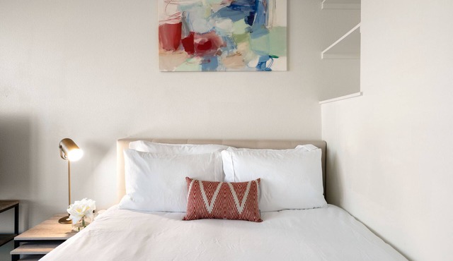 Kasa | Bright Studio, Near Dallas Bars | Arlington