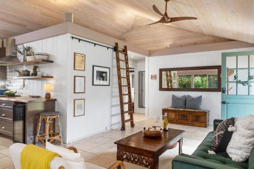KBM Resorts FREE CAR International Colony Club 2-Bedroom Cottage True Essence of Hawaii ICC-11