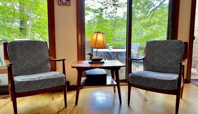 Kezar Lake 4-Bedroom 4-Season House w/Easy Access to Pleasant Mtn/Sunday River
