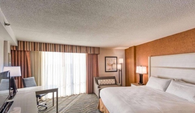 King Room Near Maine Mall w/Heated Indoor Pool & Free Parking