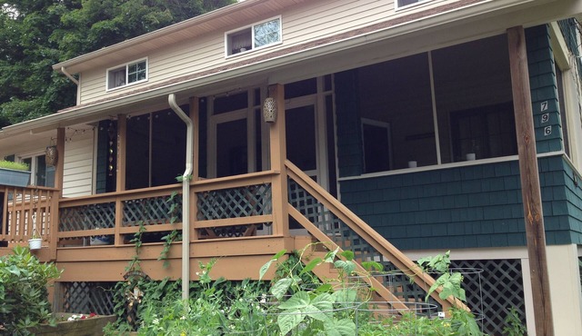 Lake George NY - Family & Pet Friendly Vacation Home