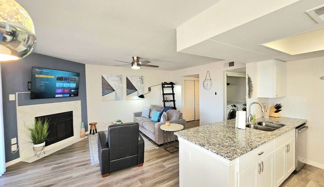 Lake life 1-bedroom,1-bath condo in peaceful Garland TX