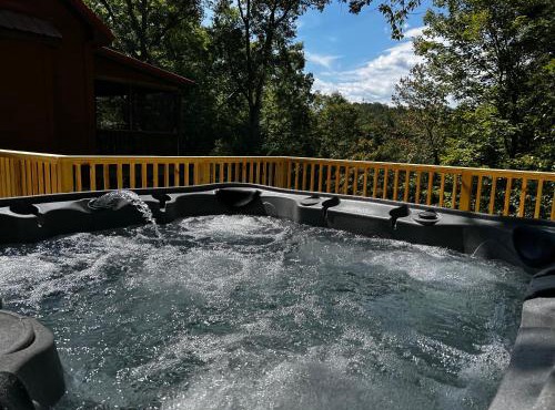 Lake Lure Mountain Cabin - Large Screened Porch - Hot Tub
