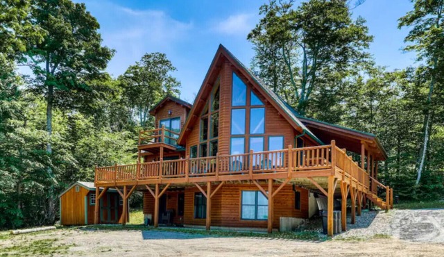 *Lake/Mtn View*Hot Tub*Firepace*Game Room*