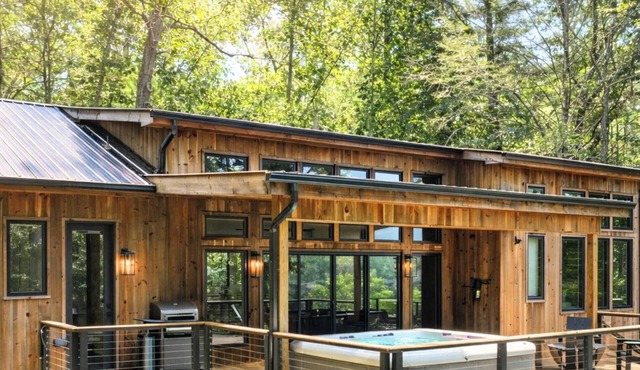 Lake Views meet Elevated Style HotTub FirePit Games Kayaks Lake Access