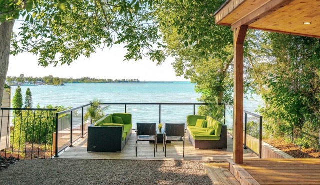 Lakefront Cottage - Bright & Cozy w/Stunning View