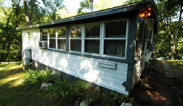 Lakefront Cottage - Near Casinos and Mystic, CT