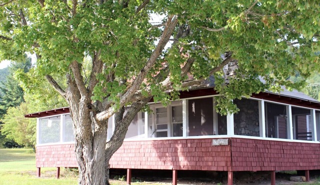 Lakefront-Family & Pet Friendly-Adirondack Cabin