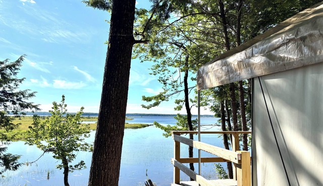 Lakefront Glamping Tent w/ensuite bathroom, King Bed, Fabulous View, near Acadia