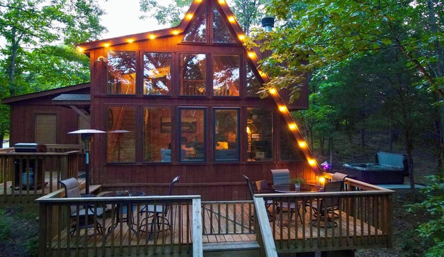 Lakefront Innsbrook Chalet: Hot Tub & Barrel Sauna