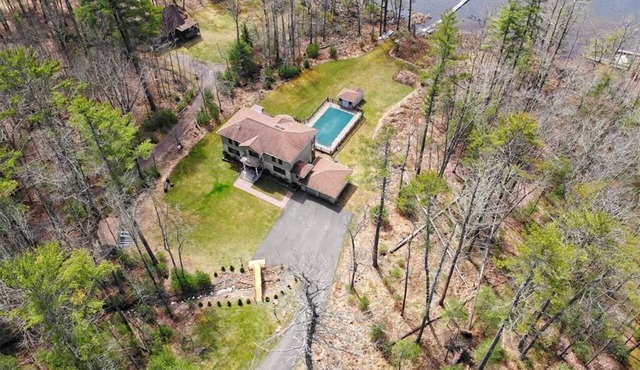 Lakefront Luxury Pool, Hot Tub, Sauna, 6BR, Theatre & Games, Delaware River