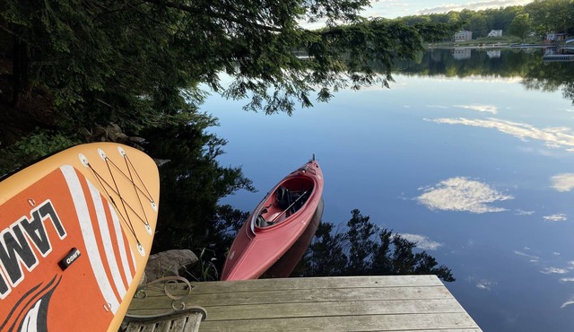 Lakefront refuge, 20 minutes from Saratoga Springs, NY