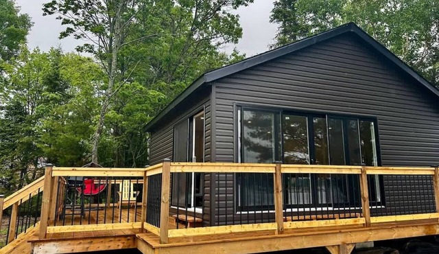Lakefront Studio Cottage #7