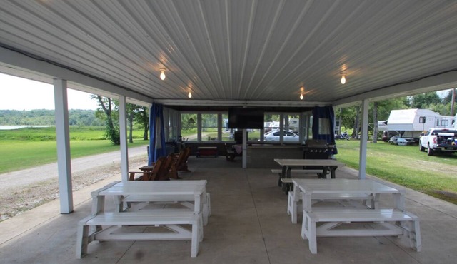 Lakeside Escape-Family Friendly Lake Getaway