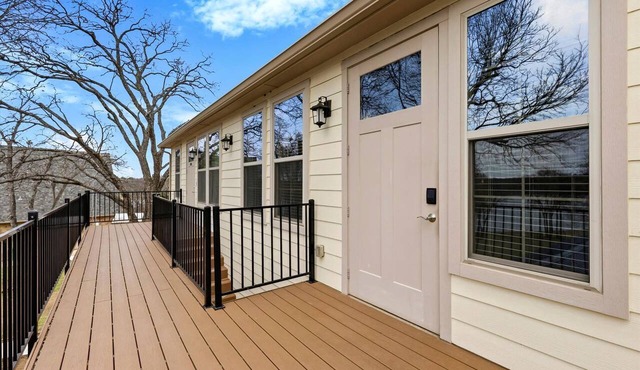 Lakeview Game Loft Retreat with Private Beach Access near Little Elm Beach, Little Elm, Texas