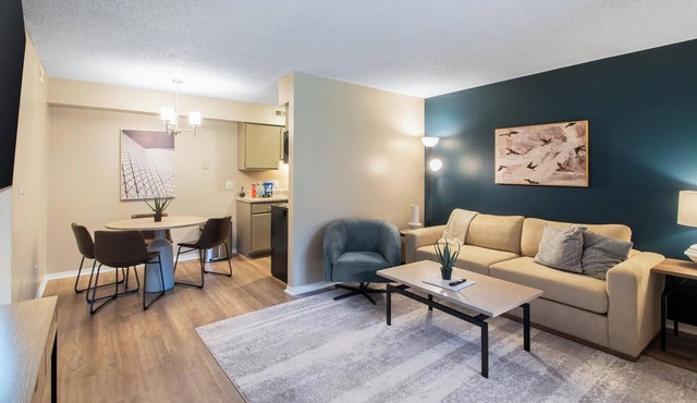 Landing | Amazing 1BD, Pool, Gym