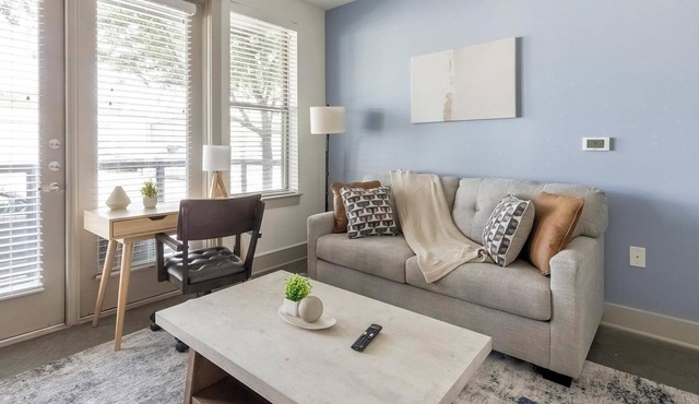 Landing | Amazing Studio in Kessler Park