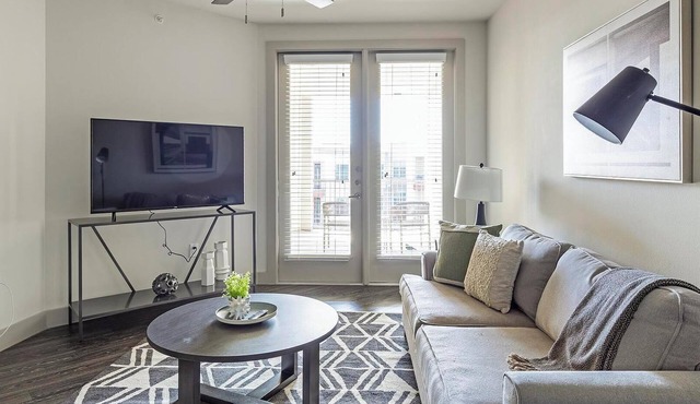 Landing | Beautiful 1BD, Pool, Gym