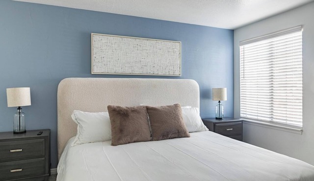 Landing | Beautiful 3BD, Pool, Clubhouse
