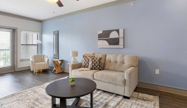 Landing | Chic 1BD, Clubhouse