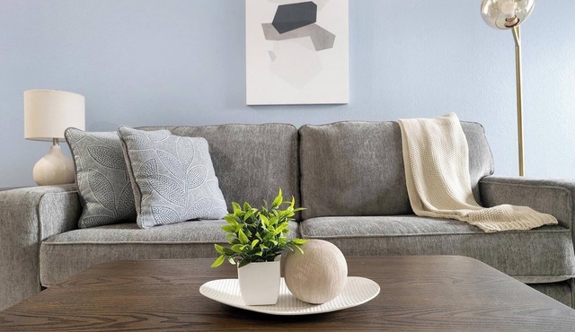 Landing | Chic 1BD, Clubhouse