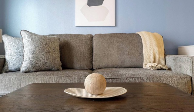 Landing | Chic 1BD, Clubhouse