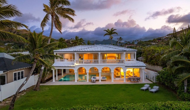 Lanikai Luxury 5 Bedroom Beachfront Estate - ask for AUGUST CHECK-IN DISCOUNT!