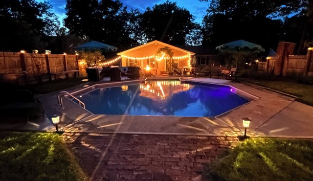 Large Private Yard W/Pool mins to SPAC & Travers Weekend Currently Available