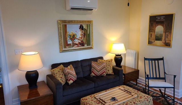 Large, Sunny, Spacious Apartment Steps From Main Street, Catskill in Catskill